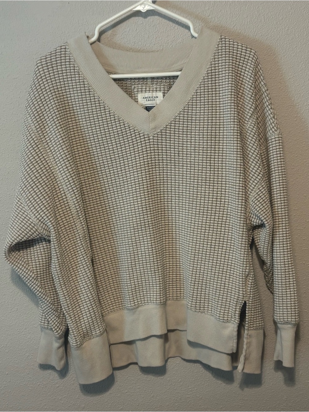 American Eagle Outfitters Beige/Cream Waffle V-Neck Sweater/Sweatshirt